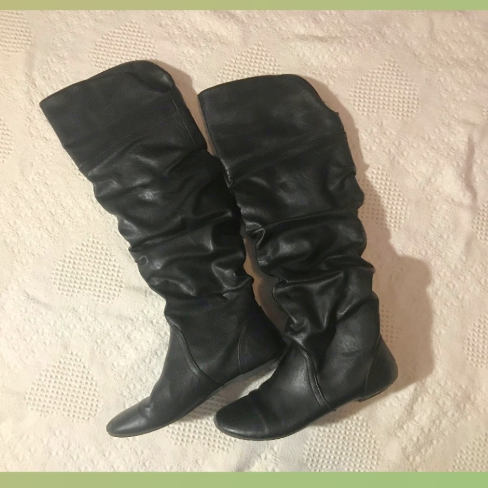 Black waterproof boots